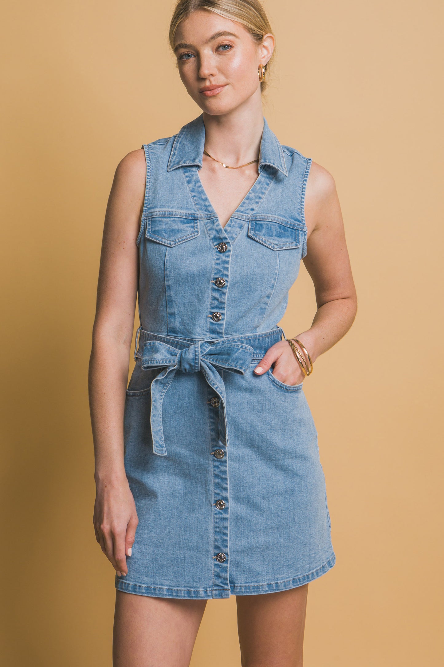 Chic Sleeveless Belted Denim Dress