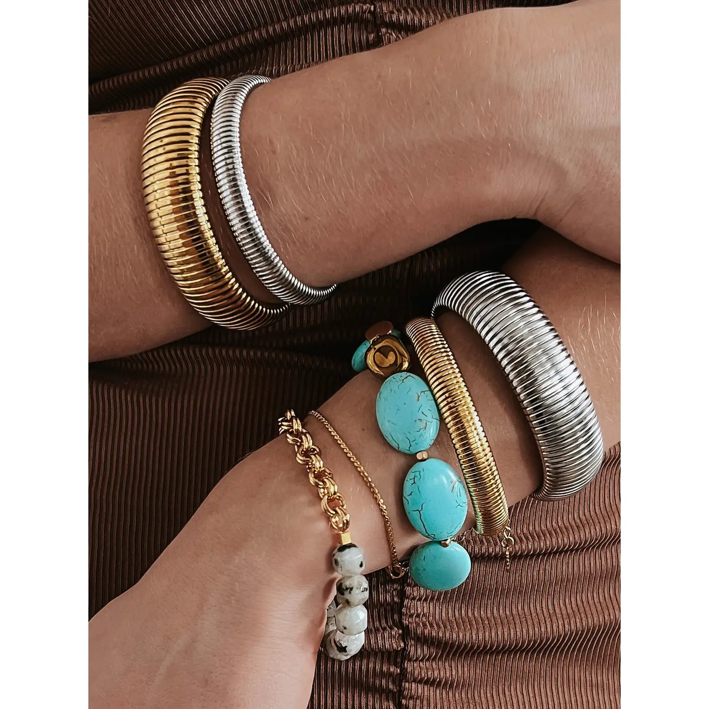 Thick Coil Bangle Bracelet ||